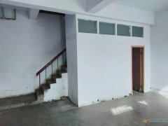狂口商貿(mào)城房屋出租，年交每年4000元，或月交每月400元