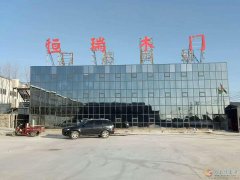 招設計人員一名