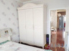 誠售千家小區(qū)三室兩廳住房一套