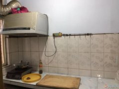 水、電、暖、空調(diào)、熱水器、家具齊全，月租300元