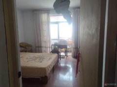 3樓，450元/月，85平3室2廳，拎包入住