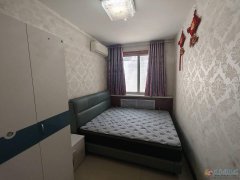 出租:龍山街附近3室1廳90㎡，低樓層、普裝、800元/