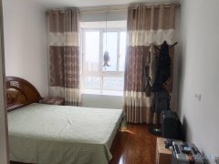 銀杏國際，89平2室2廳有證可過戶，名牌家具家電，中樓層